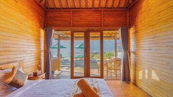 Deluxe Double Room, Lake View | Free WiFi, bed sheets