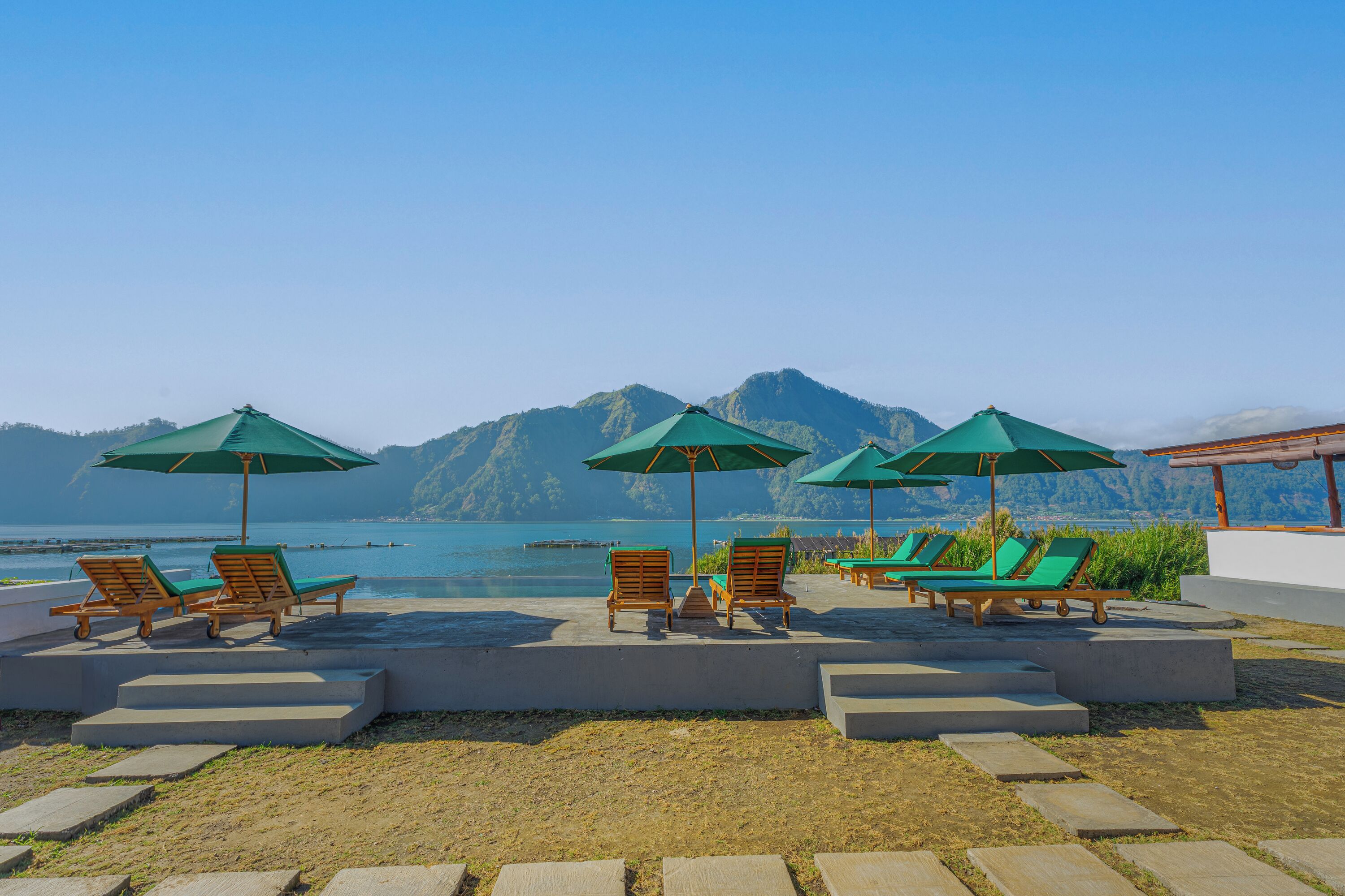 Kolam renang outdoor