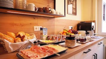 Self-serve breakfast on weekdays (EUR 10.00 per person)