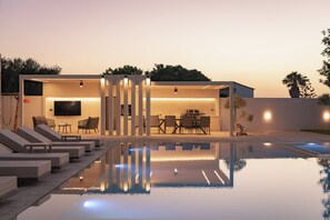 Outdoor pool - Elia Villa, with Pool, SeaViews & Iconic Design (9HFX+3FH Arkadi, Greece)