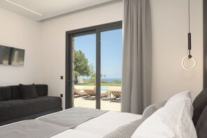 5 bedrooms, in-room safe, iron/ironing board, travel crib - Elia Villa, with Pool, SeaViews & Iconic Design (9HFX+3FH Arkadi, Greece)