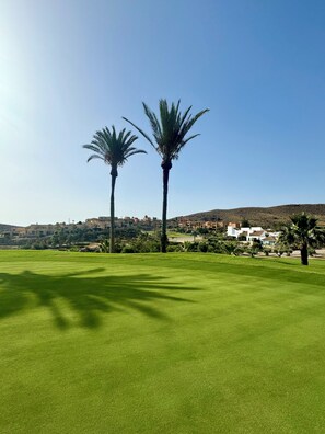 Golf - Sun filled newly refurbished family sized apartment with sweeping valley views (Vera)