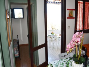 Dining - Holiday home with balcony and air conditioning in Torre dell'O (Torre dell'Orso)