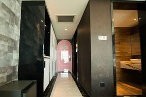 Interior - Vest Holiday Hotel (Urumqi)