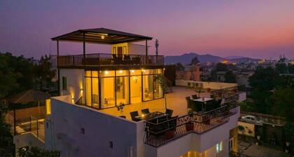 1 Amiras Entire Villa at Fateh Sagar, Udaipur