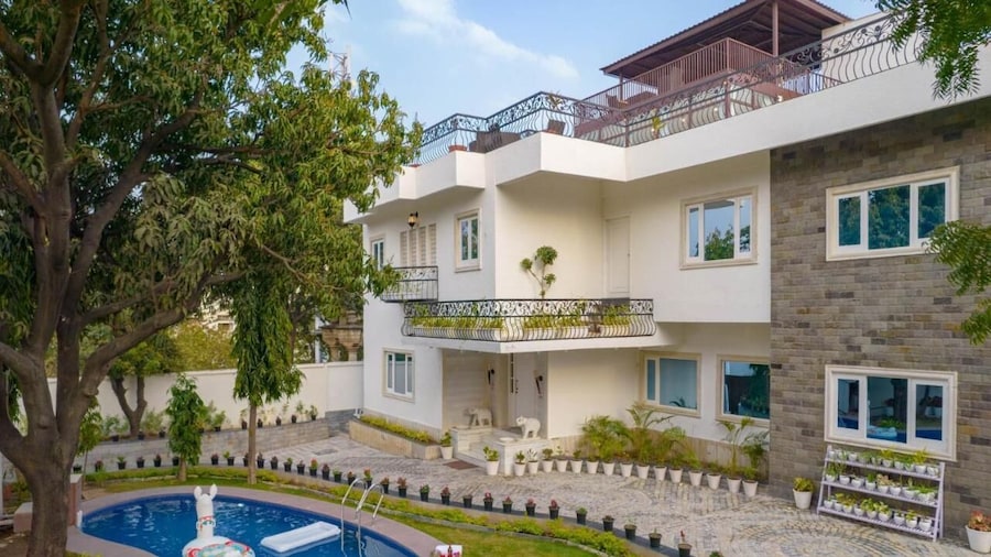 1 Amiras Entire Villa at Fateh Sagar, Udaipur