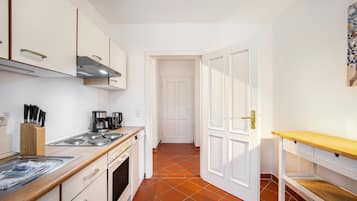 雪櫃、焗爐、爐具、洗碗機