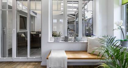 Apartment 'Ferienwohnung Butjes' with Private Terrace, Shared Garden and Wi-Fi