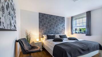 1 habitación, tabla de planchar con plancha, wifi gratis y ropa de cama