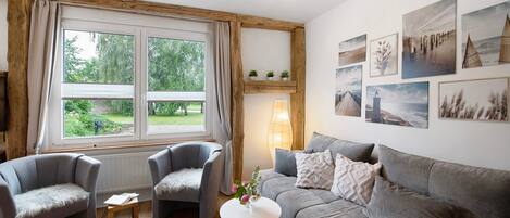 テレビ、卓球台