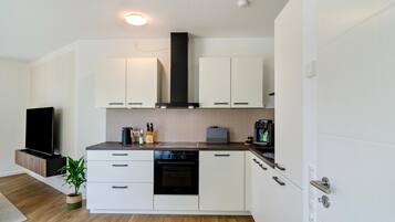 Kühlschrank, Ofen, Herdplatte, Geschirrspüler