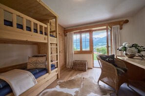 3 bedrooms, free WiFi - Apartment 'Panorama' with Mountain View, Private Terrace and Wi-Fi (Klosters-Serneus)