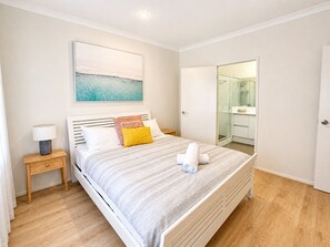 3 bedrooms, individually decorated, individually furnished - Contemporary Cove (Quindalup)