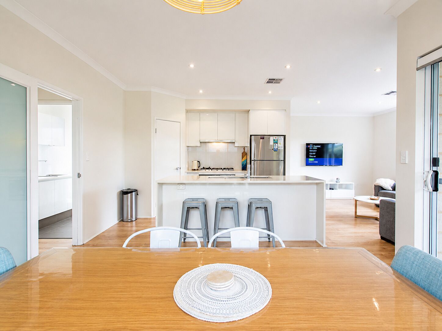 Deluxe House | Dining room