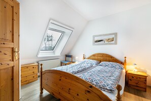 1 bedroom, free WiFi, bed sheets - Apartment 'Ferienwohnung 4 Schwalben' with Shared Garden and Wi-Fi (Bordelum)