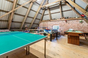 Games room - Apartment 'Ferienwohnung 5 Enten' with Shared Garden and Wi-Fi (Bordelum)