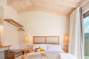 2 bedrooms, in-room safe, iron/ironing board, travel crib