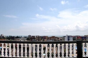 Property grounds - Beihai Fishing Village Inn (Silver Beach Tourist Resort) (Beihai)