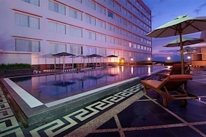 Outdoor pool - Aria Gajayana (Klojen)
