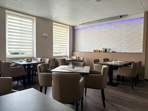 Daily continental breakfast (EUR 10 per person)