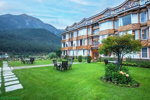 Garden - Hotel Mountview Pahalgam (Anantnag)