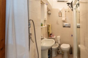 Doccia, asciugacapelli, bidet