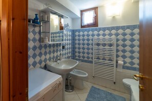 Een douche, een haardroger, een bidet