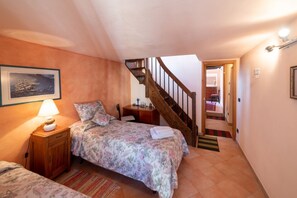 3 habitaciones y ropa de cama