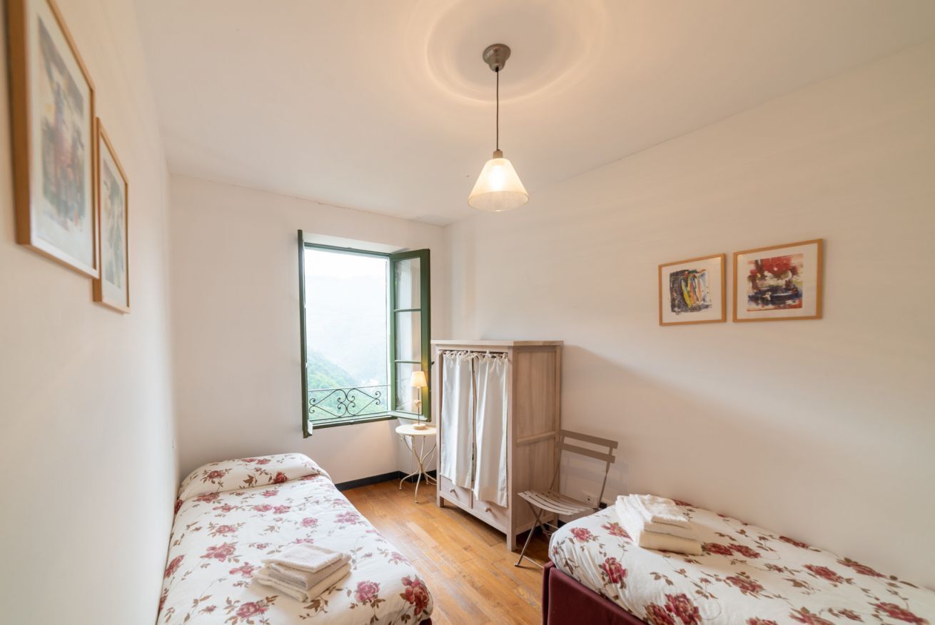 3 Schlafzimmer, Schreibtisch, Bügeleisen/Bügelbrett, Bettwäsche