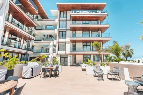 Luxury Cap Cana Apt: Pool, BBQ & Family Fun