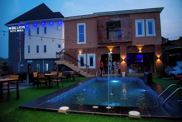 Front of property - Billion Suite hotel Awka (Awka)