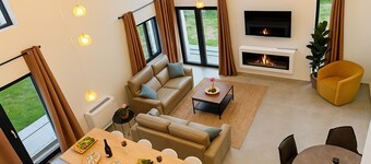 Luxury Villa Near Paris • 6 Private Suites • Cinema Room •Fireplace • Sleeps 10+