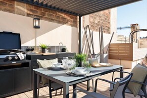 Outdoor dining - Penthouse in Barcelona with Large Terrace (Barcelona)