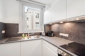 Fridge, microwave, oven, stovetop