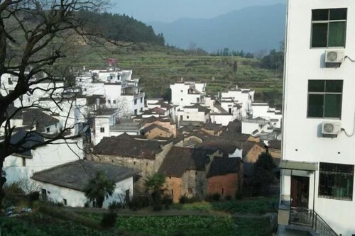 Huatianju Inn, Jiangling, Wuyuan
