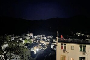 صورة غير مصنفة، 2 من 19، زرّ