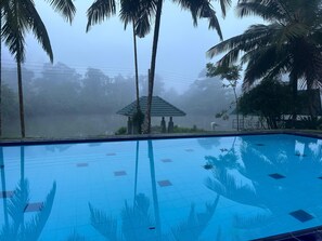 Outdoor pool - Heaven By The Lake (Pitigala)