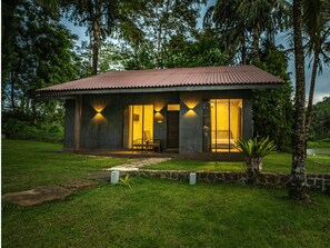 Ropa de cama de alta calidad y minibar con artículos gratuitos