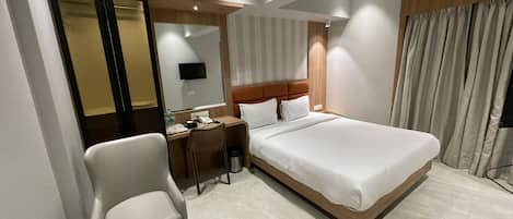 Deluxe Double Room, City View | 1 bedroom, free WiFi
