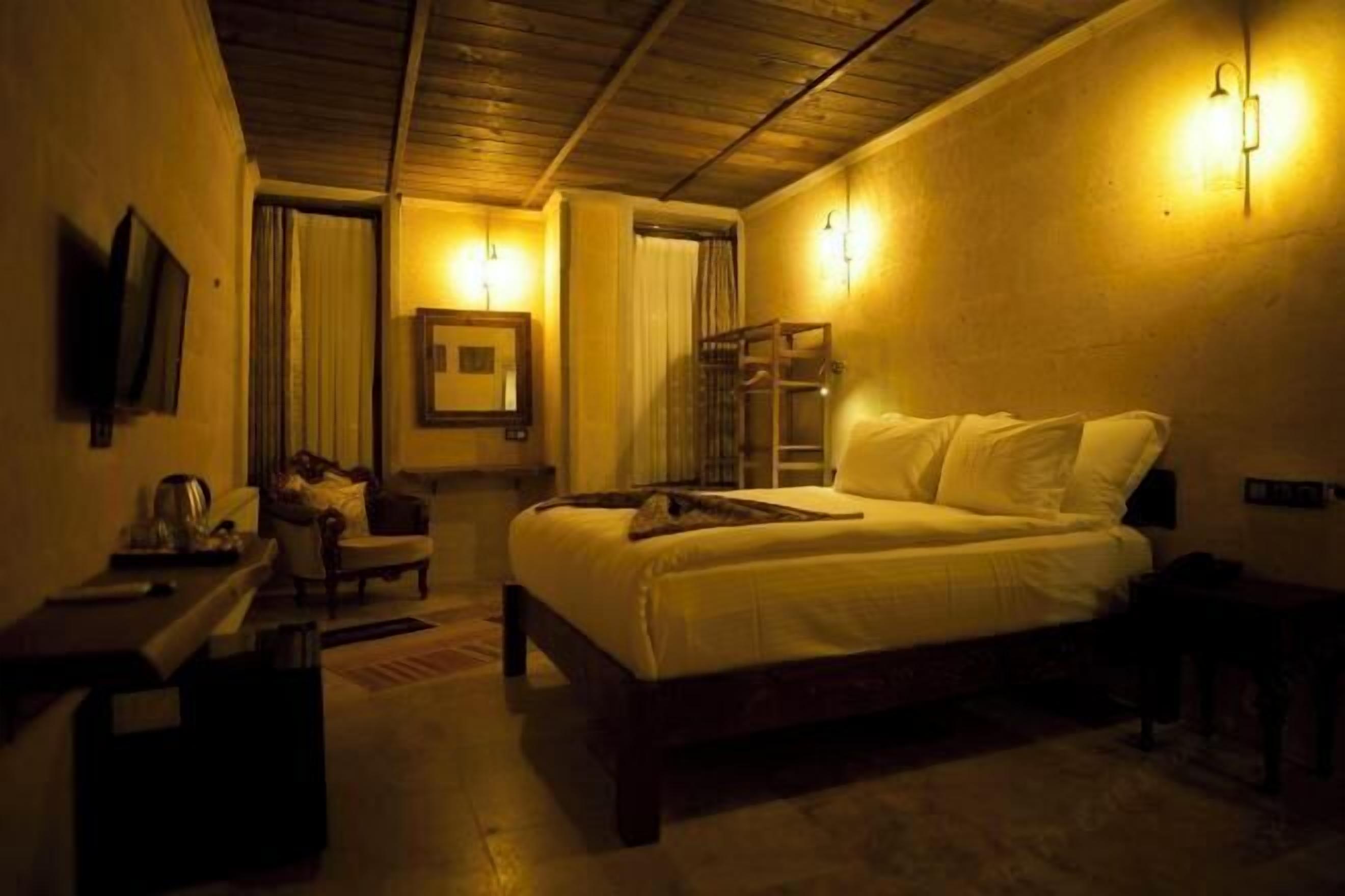 Soundproofing, free WiFi, bed sheets