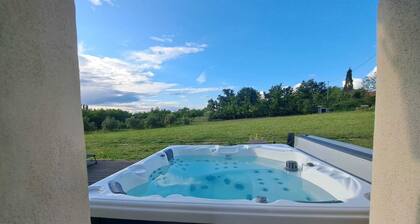 GĂźte de charme 2 personnes Spa privatif (jacuzzi) Ă MalaucĂšne au pied du Ventoux