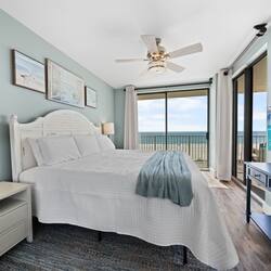 Condo Prestigio, 3 habitaciones, balcón, vista a la playa | 3 habitaciones, decoración personalizada y muebles diferentes