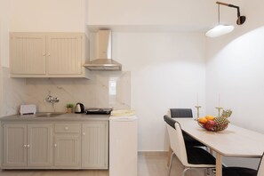 Fridge, stovetop, coffee/tea maker, toaster - Salt & Sun by Konnect - TwoBedroom Seaview Apartment, Kaminaki Beach (Corfu)