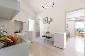 Dining - Salt & Sun by Konnect - OneBedroom Seaview Apartment, Kaminaki Beach
 (Corfu)