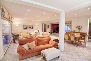 Interior - La Maison Blanche - Relaxing villa with private outdoor pool. (Paleo Tsifliki)