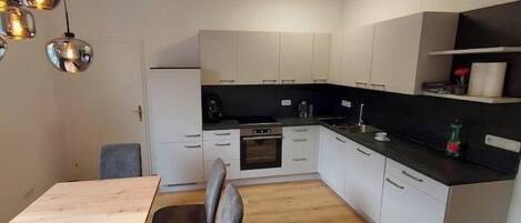 Fridge, oven, dishwasher, coffee/tea maker