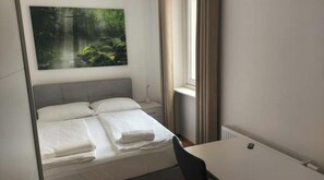 3 bedrooms, WiFi, bed sheets