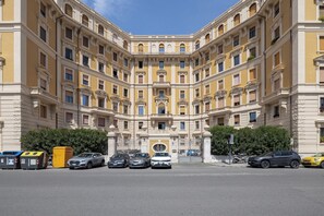Exterior - Adriana Star, Large Luxury, AC, 4 Bedrooms 2 Bathrooms (Roma)