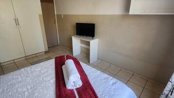 Standard Double Room, 1 Queen Bed, Non Smoking | Individually decorated, desk, laptop workspace, free WiFi