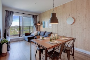 Dining and living room - Sommet de la basse-ville / Downtown (Ville de Québec)